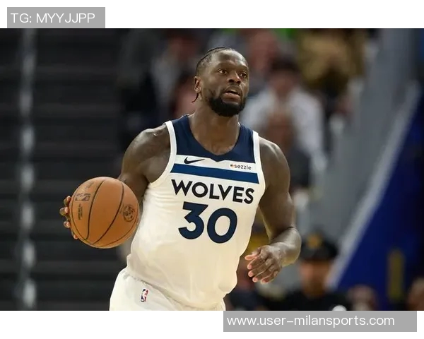 兰德尔表现出色20投9中砍下24分外加9篮板3助攻3抢断助力球队胜利