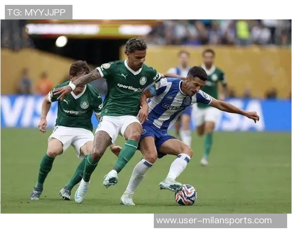 切尔西备战强敌帕尔默训练场重聚埃斯特旺畅谈战术心得